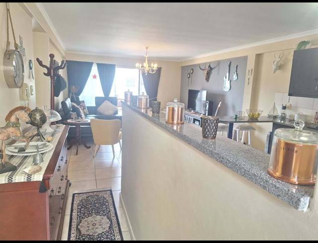 2 BEDROOM APARTMENT FOR SALE IN HARTENBOS CENTRAL